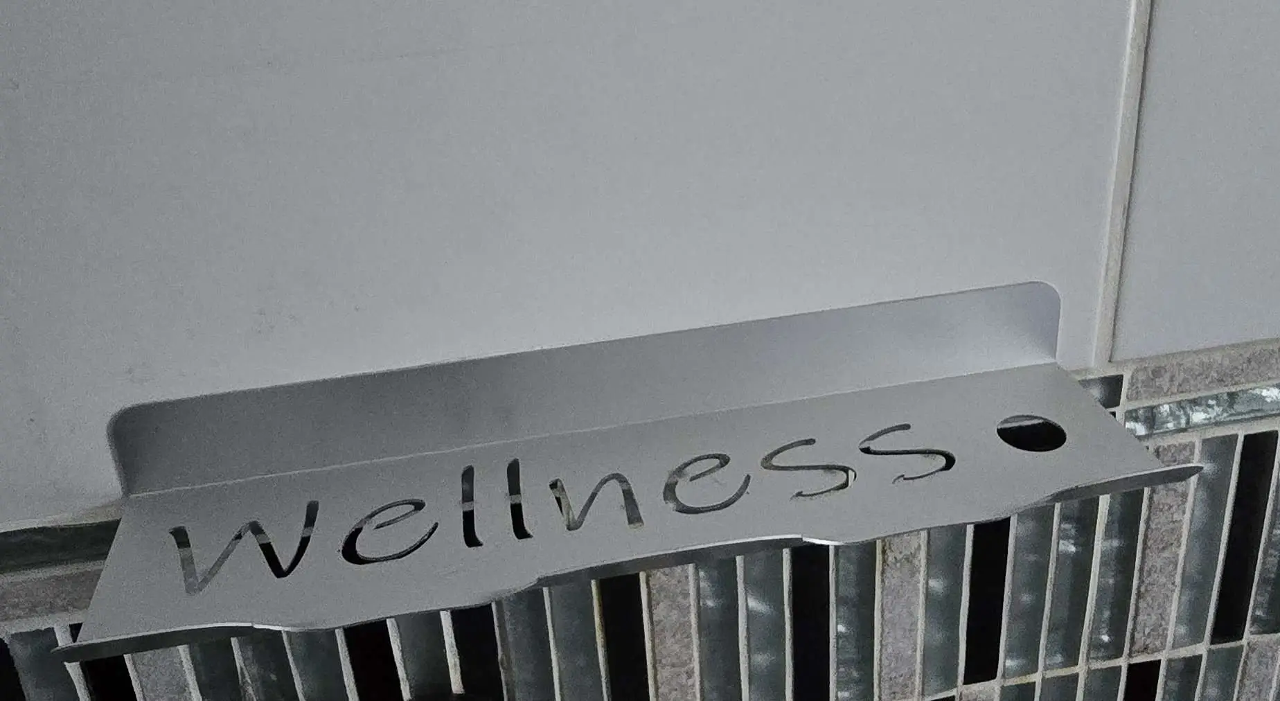 Badablagen & Duschablagen für Kosmetik – Aluminium eloxiert, selbstklebend – Bild 2