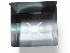 Edelstahl‑Wetterschutz haube mit Rückwand führ Steele